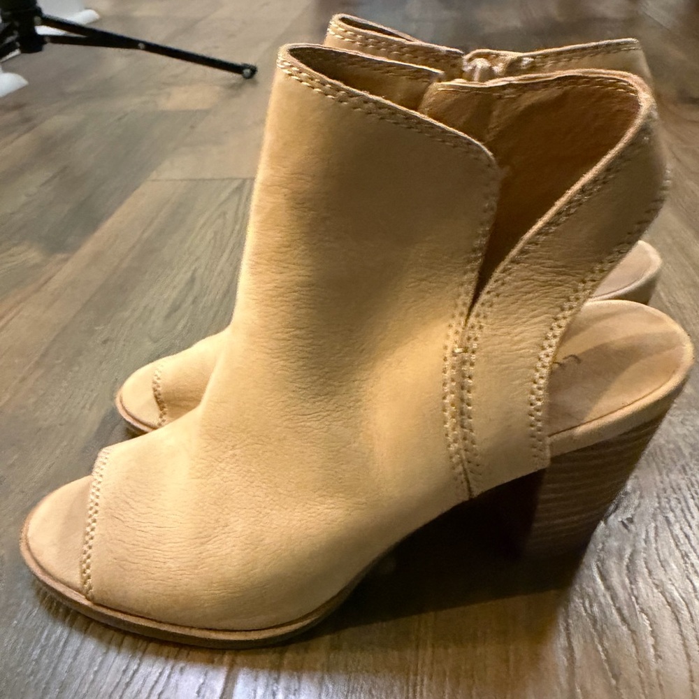 Lucky Brand Women's Tan Peep-Toe Ankle Boots